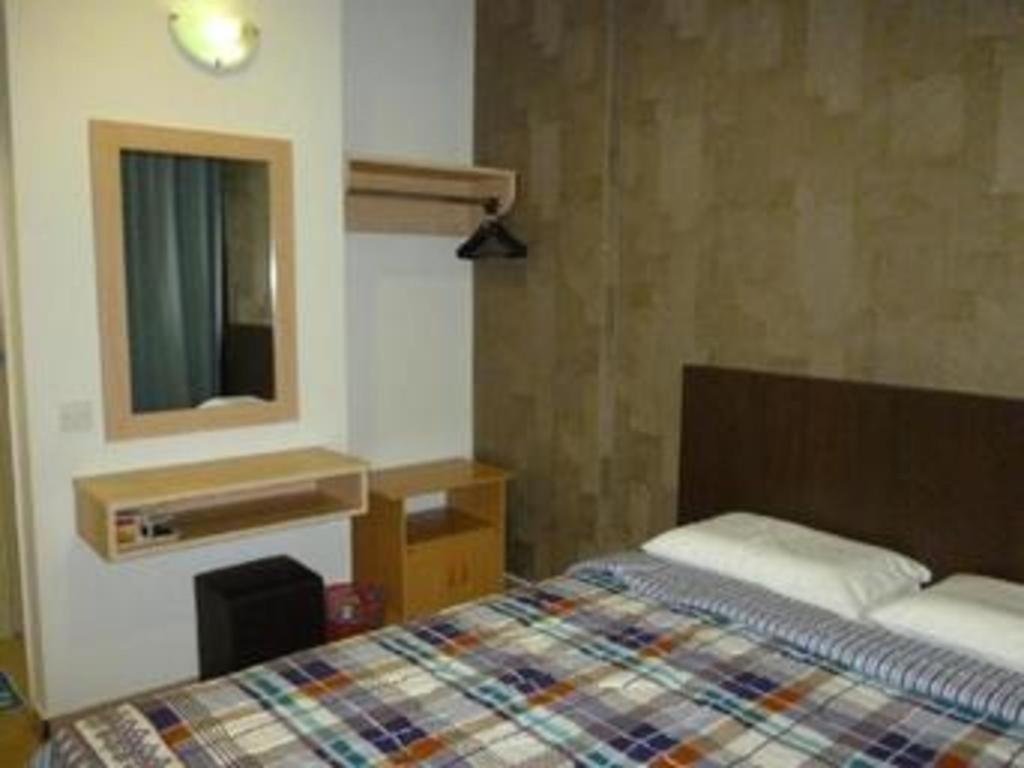 G Six Hotel Ситиаван Экстерьер фото
