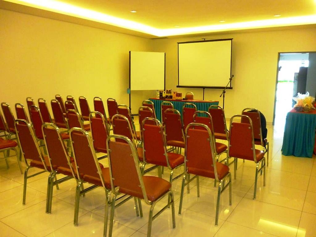 G Six Hotel Ситиаван Экстерьер фото
