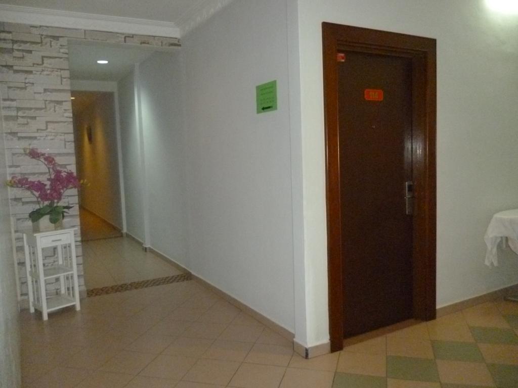 G Six Hotel Ситиаван Экстерьер фото