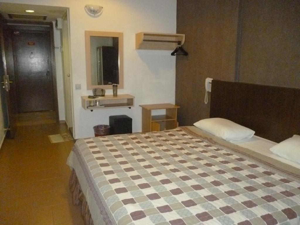 G Six Hotel Ситиаван Экстерьер фото
