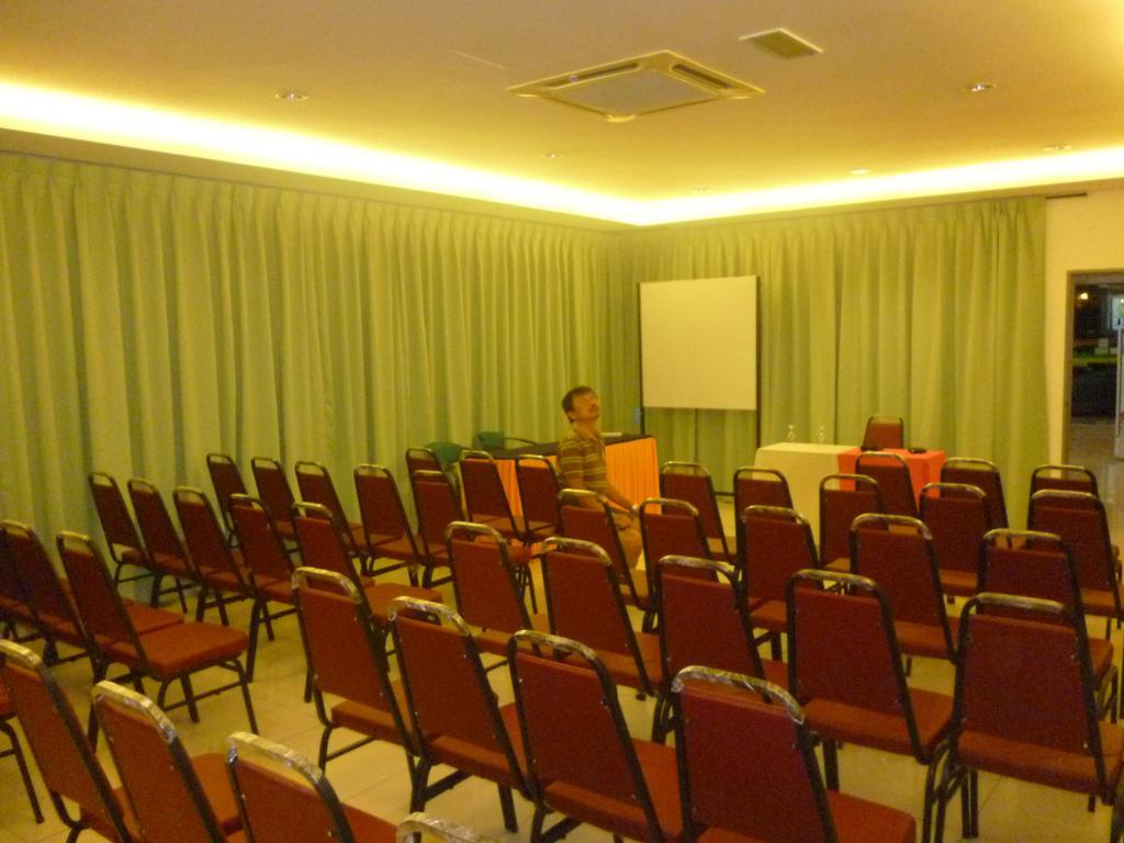 G Six Hotel Ситиаван Экстерьер фото